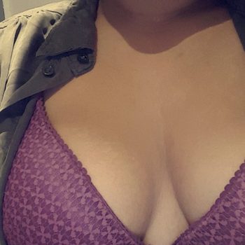 Hassatou - Escort bi à Profondeville Profil de Hassatou, 35 ans, Escort bi à Profondeville (Namur)